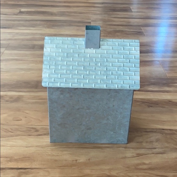 Target Lit Galvanized Farm House - Picture 5 of 8